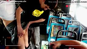 LE ARRIMAN LA VERGA EN EL CAMIÓN A LA COLEGIALA