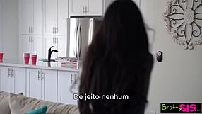 he met the sister in fantasy costume and enjoyed the hot one