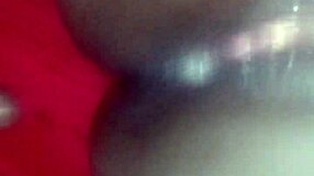 Look at this ebony squirt queen up close!