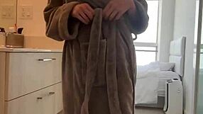 Skinny Babe Lacey Lennon Pounded In Bathtub?