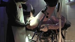 橡胶护士Agnes给病人极端肛门治疗，在医院第一部分