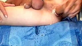 hold my legs i'm gonna cum