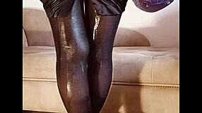 Pee in shiny pantyhose for free fetish thrill.