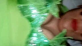 Visito A Mi Tia Y La Encuentro Vestida Como Duendecita Y Me Dio Mi Regalo Por Navidad