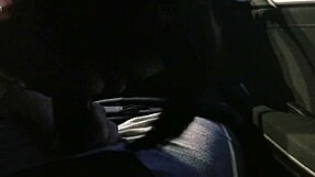 Можеш ли да повярваш на истинска курва с минет в кола?