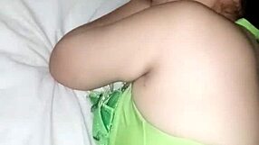 Visito A Mi Tia Y La Encuentro Vestida Como Duendecita Y Me Dio Mi Regalo Por Navidad