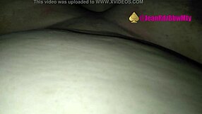 wife casually chats with her mexican fan