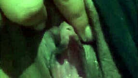 Aiii, I came so good, little bitch whore showing her body to funk and her pussy dripping talking whore stuff, Bianquinhafox