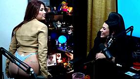 Elas Se Pegaram No Meio Do Podcast Chuparam Os Peitos Gostoso Da Clara Dalcol - Pocahontas Carioca E Isa Albuquerque