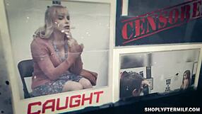 Kylie La Beau'nun Amcığı Yalanırken İnliyor