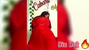 Bia Hot Morena Safada Dances Funk Seductively Until She Strips Completely Naked On Stage