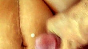 Latina big tits amateur gets her squirting orgasm in beach sex swing