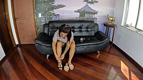 bastidores de mara souza em photoshoot com lingerie.