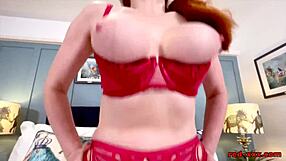 ميلف ثدي كبير ريد XXX تتدلع في لينجري أحمر ساخن!