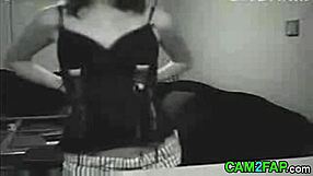 webcam girl shares free teen video online