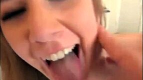 Gostosa Branquinha Takes Two for Anal Action in Hotel Room