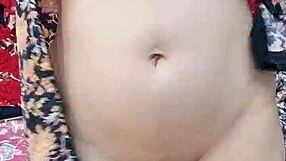 صبية ناصر تستمني في مكالمة فيديو واتساب للعميل