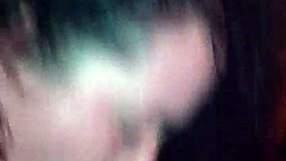 Sort BBW deepthroater i hooden med vild pikknul