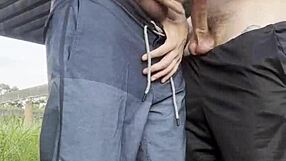 novinhos fudendo na praça pública?