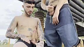 novinhos fudendo na praça pública?