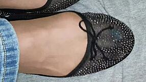 Check out this intimate webcam session with a milf, it's so fetishy