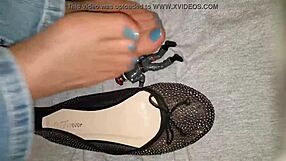 Check out this intimate webcam session with a milf, it's so fetishy