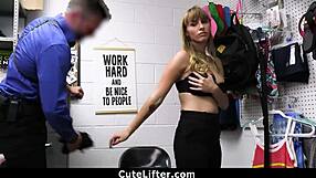 Teen shoplifter has to let the guard strip search her to get off the hook - cutelifter