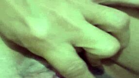 la puta de mi madrastra me escribe por whatsapp mientras papa viaja