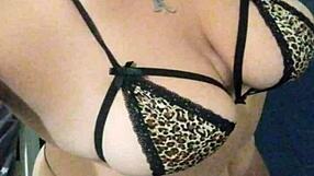 la puta de mi madrastra me escribe por whatsapp mientras papa viaja