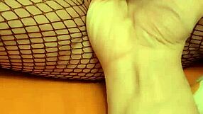 bald pussy masturbation