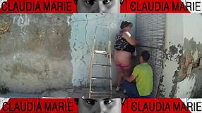 Jeg tager hendes trusser af og giver hende en god behandling mod væggen