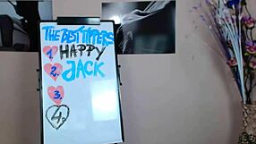 Girl Masturbates on Cam!