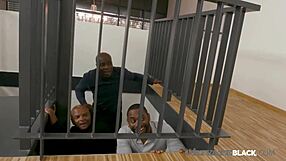 Είδα τη Victoria Pure σε άγριο οργιο με 4 μαύρους ταύρους