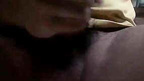 cậu bé nứng cặc thủ dâm bắn tinh tung tóe