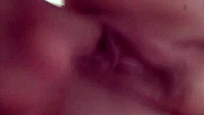 Winsome experienced woman delivers intense pleasure