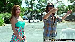 Brazzers - Mommy Got Boobs - Diamond Foxxx Tyler Nixon - Cum To My Yard Sale