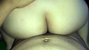 Teen Masturbates Pink Pussy