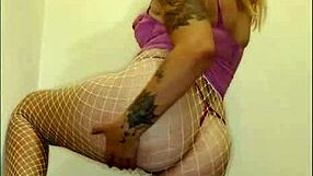 tiina plays with her pussy in stockings