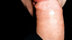 Da li ti se sviđa kako grubo sisam ovaj veliki kurac i duboko ga gutam, tjerajući ga da svrši u moja usta?