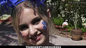 Seductive cheerleader Aria Banks performs sexual service and vice versa acquiring a climactic orgasm