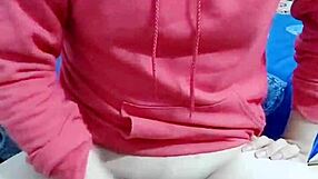 Thu dam 11 with shaved hairless look