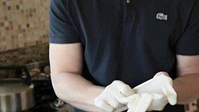 فتاة آسيوية دانا فيسبولي تتحدث مع رجلين أبيضين في ثلاثية