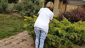 Look How She Sucks This Big Mushroomhead Cock And Begs For Cumshot On Her Face