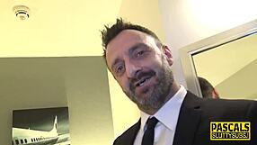 Amateur teen uses toys for masturbation in reality tv