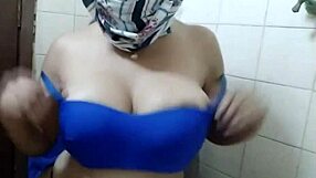 Amateur Hot Step Mom Masturbates Pussy And Shows Big Tits In Niqab
