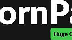 Tatoveret twink Blake Mast får røv boret efter blowjob