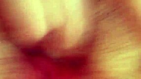 solo british whore fucks cunt with dildo, oh yeah.