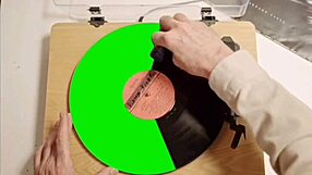 beautiful colombian amateur wants hot sex right now!