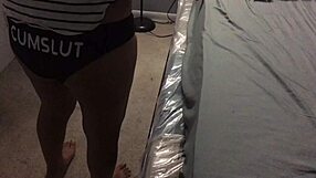 Using a Sexy Latina Cumslut Usando a Una Putita