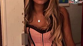 hübsche blonde babe exclaims, 'i love double cumshots on my big tits!'